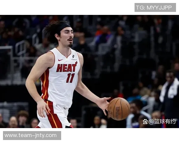 热火记者报道哈克斯左脚踝扭伤球队明日将决定他的出战状态 热火记者报道哈克斯左脚踝扭伤球队明日将决定他的出战状态