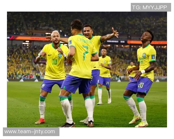 内马尔向里瓦尔多赠送签名球衣并晒合影表达对偶像的敬意 内马尔向里瓦尔多赠送签名球衣并晒合影表达对偶像的敬意