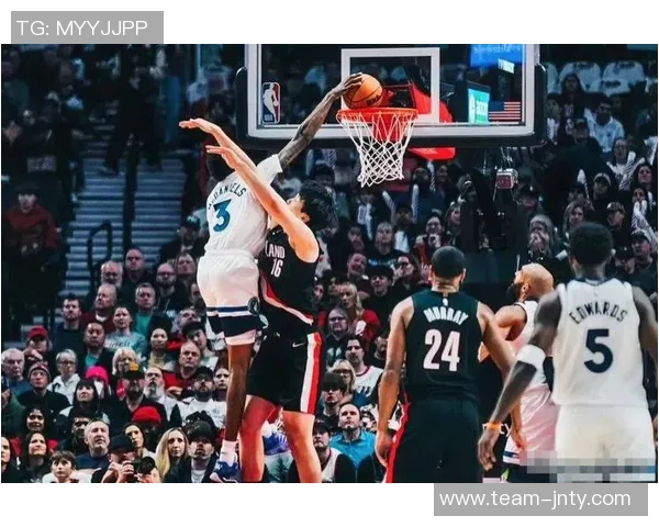 字母哥火力全开22投16中砍下37分8板7助2盖帽带队大胜正负值高达18