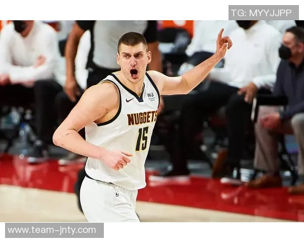 约基奇开季四场三双追平历史纪录期待下场再创辉煌 约基奇开季四场三双追平历史纪录期待下场再创辉煌