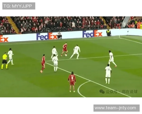 内维尔批评维尔茨比赛理解幼稚强调其跑位糟糕与过度参与防守问题