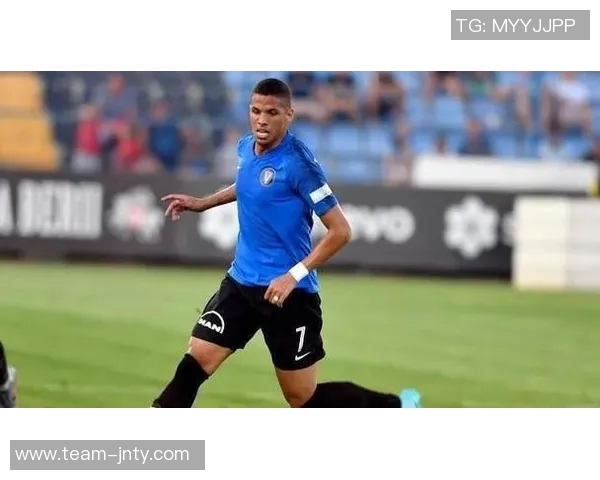 里瓦尔多之子里瓦尔迪尼奥正式加盟曼谷联队前青岛红狮球员新篇章开启